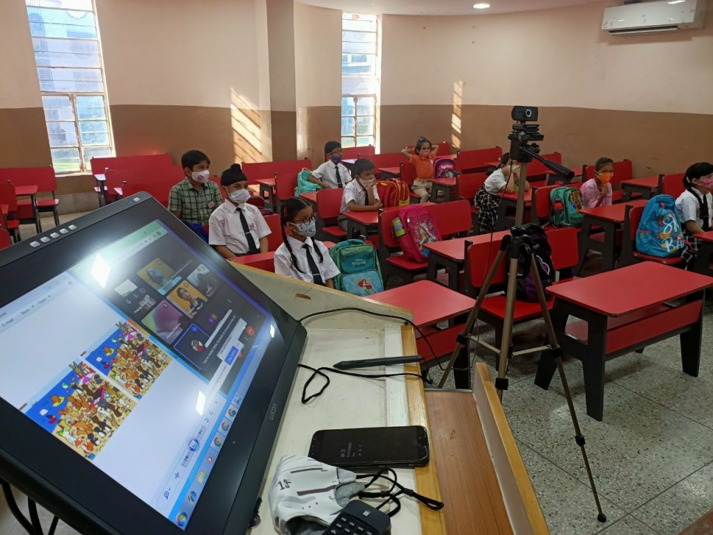 TECHNOLOGY BASED LEARNING IN FEATURE CBSE SCHOOL